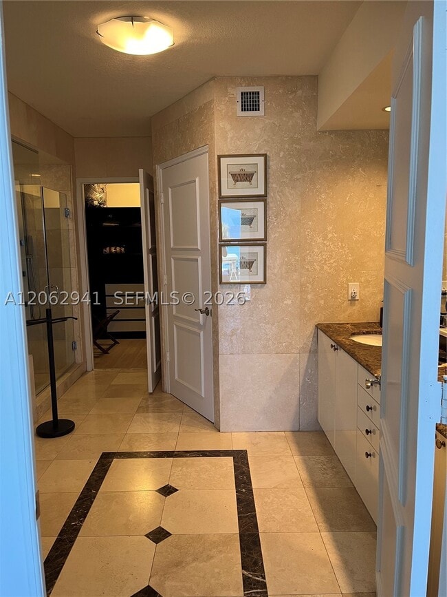 Building Photo - 17555 Collins Ave