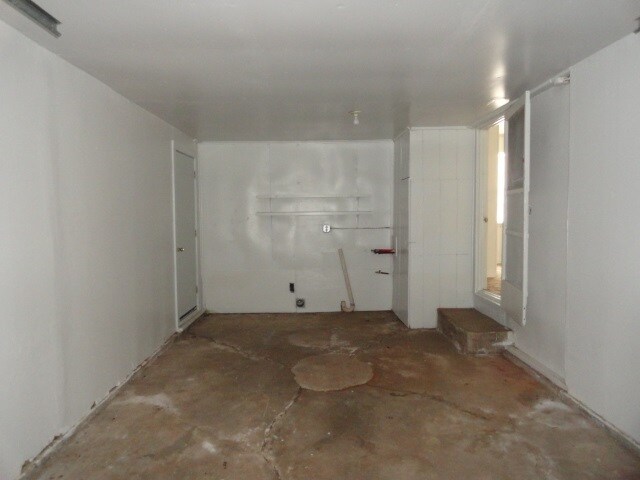 Building Photo - 301 N C St