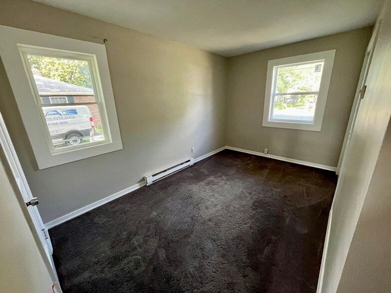 Building Photo - 200 Woodcrest Ave