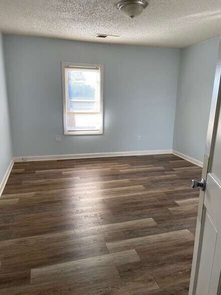 bedroom 2 - 134 Monroe St