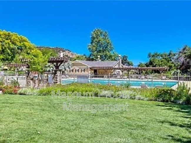 Building Photo - 35459 Sumac Ave