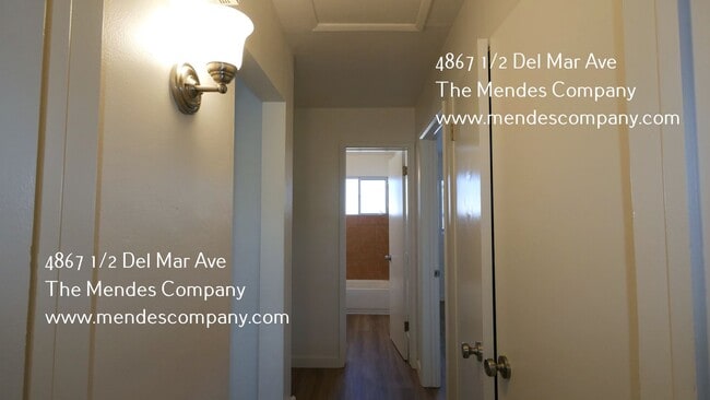 Building Photo - 4867 1/2 Del Mar Avenue-