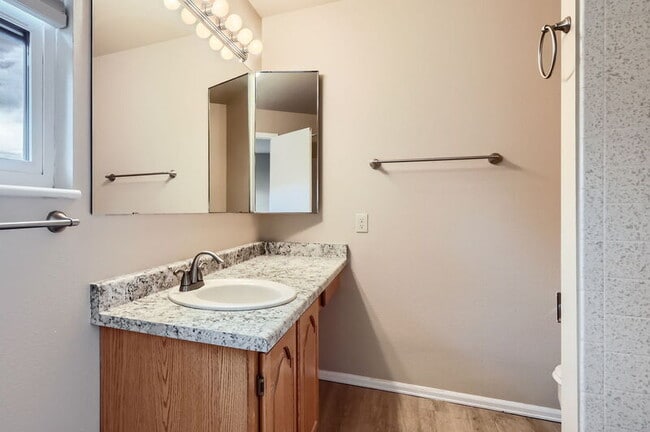 Building Photo - 1025 Moorings Dr