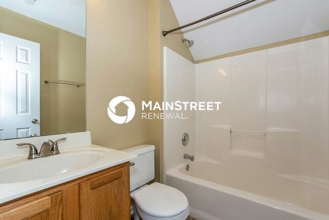 Building Photo - 3 Bedroom Pet-Friendly Home in Charlotte, NC with Main Street Renewal