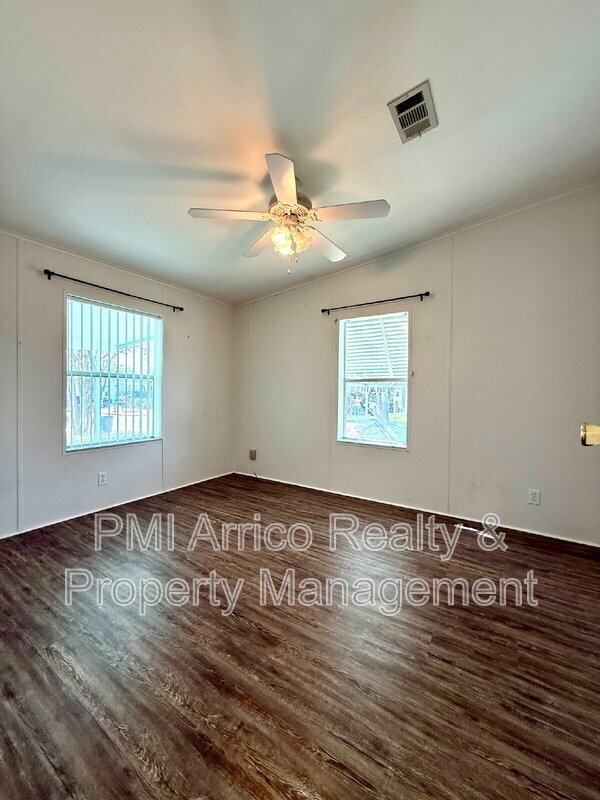Building Photo - 3515 Zephyr Ln
