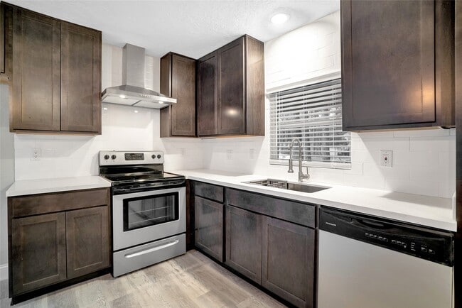 Building Photo - 1314 E Red Cedar Cir