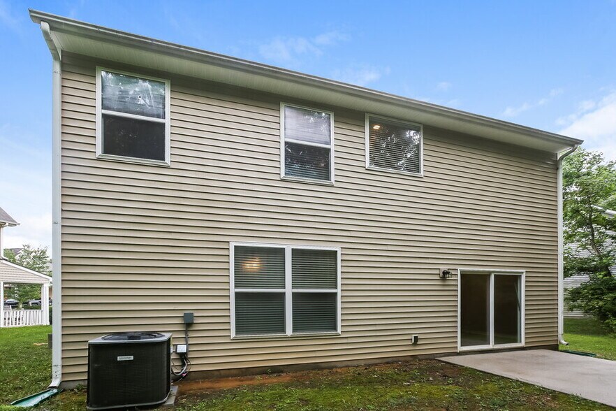 Building Photo - 7107 Lighted Way Ln