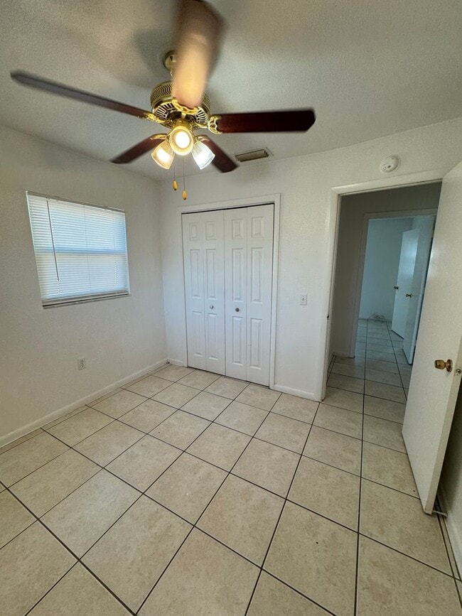 Building Photo - Charming Home with Fenced Back Yard