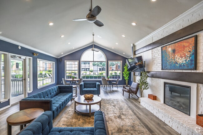 Interior Photo - Lakeshore Apartments