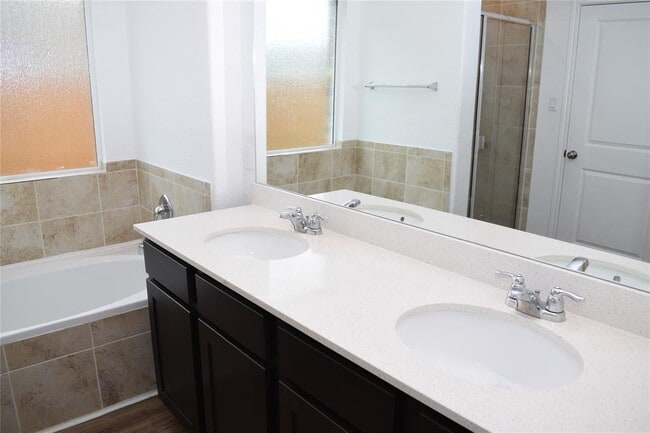 Building Photo - 5808 Bianca Dr