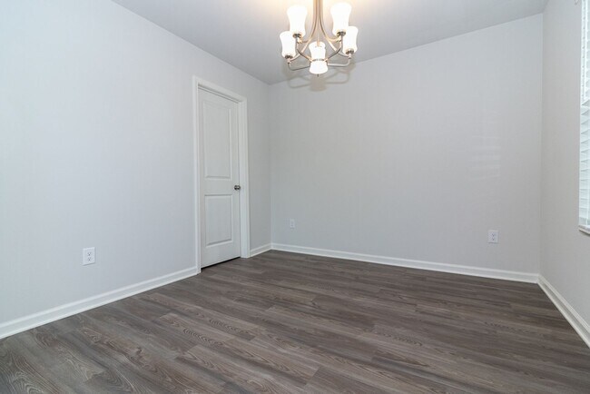 Building Photo - 104 Ashwood Ave
