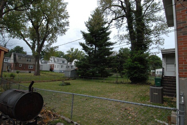 Building Photo - St Louis County/City Greendale/near UMSL