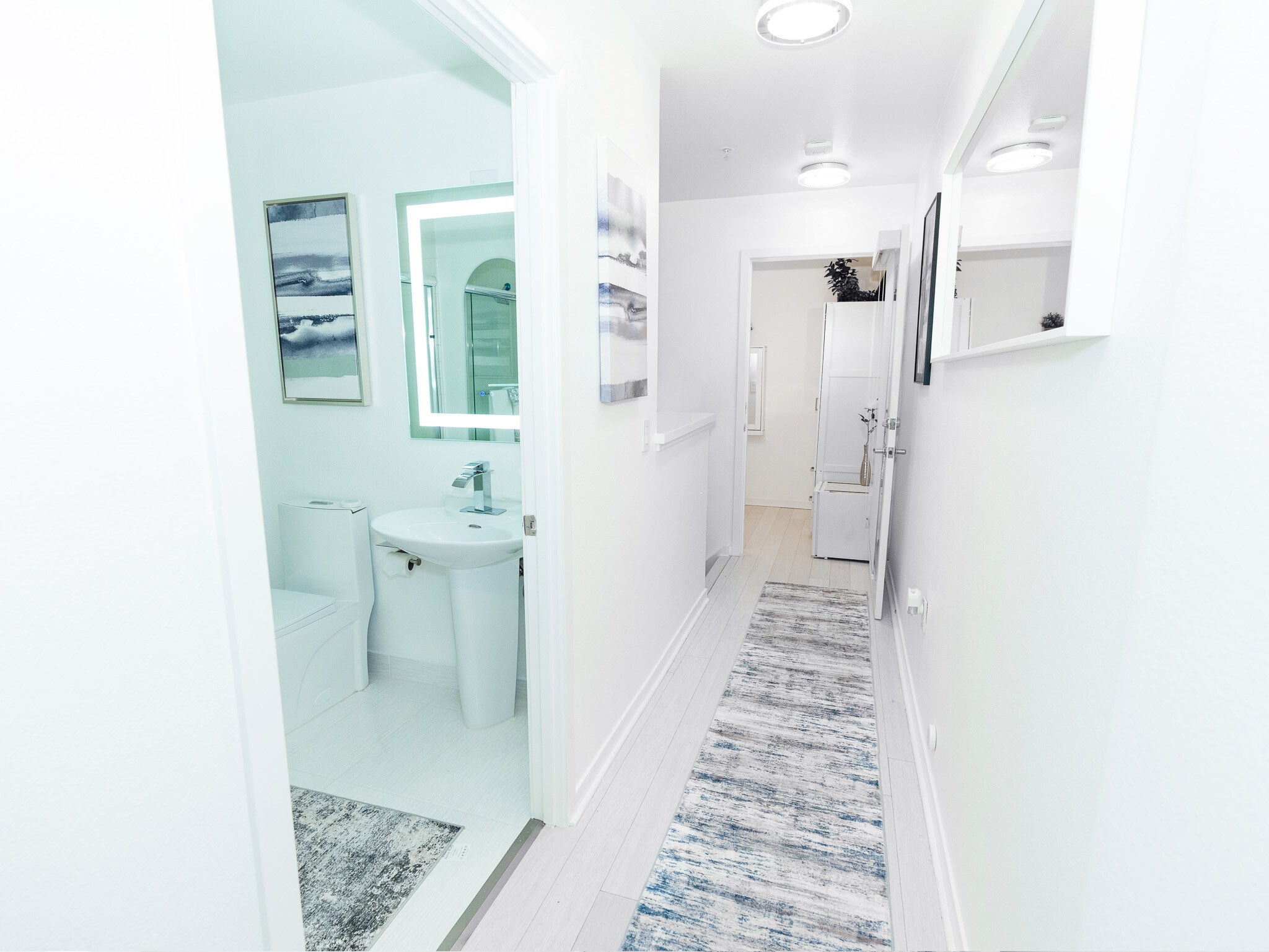 Building Photo - 88 King St