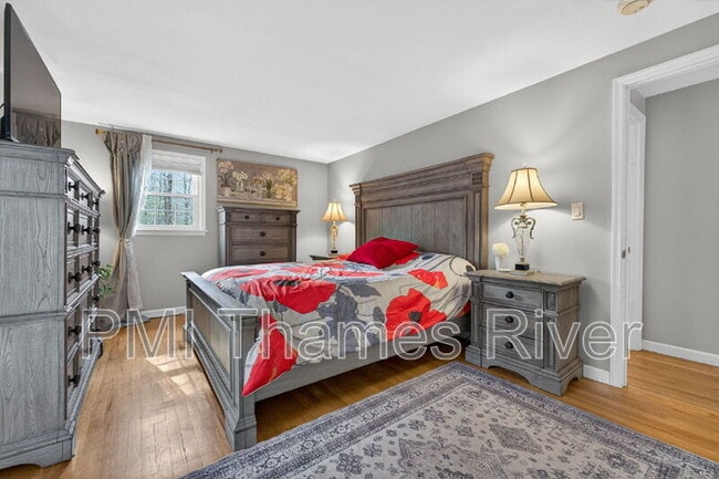 Building Photo - 74 Hurlburt St