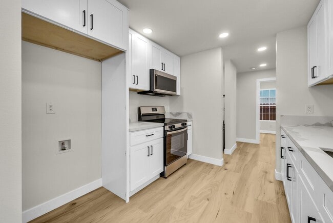 Building Photo - 116 N Cornell Ave