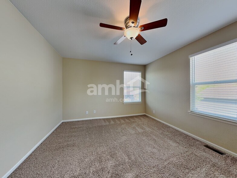 Building Photo - 13938 Ivy St