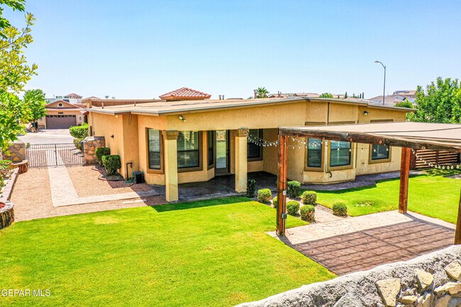 Building Photo - 13401 Emerald Pond Dr