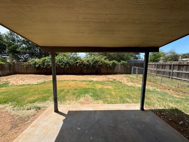 Building Photo - Lubbock Cooper ISD Gem: Ready-to-Rent July...