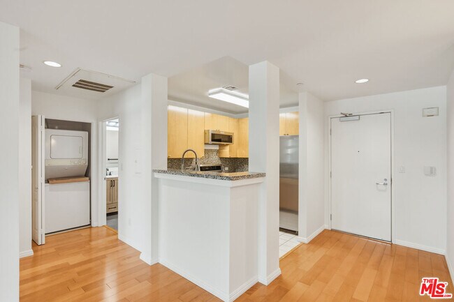Building Photo - 12222 Wilshire Blvd