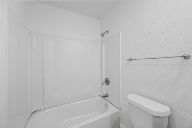 Building Photo - 4940 Watkins Dr