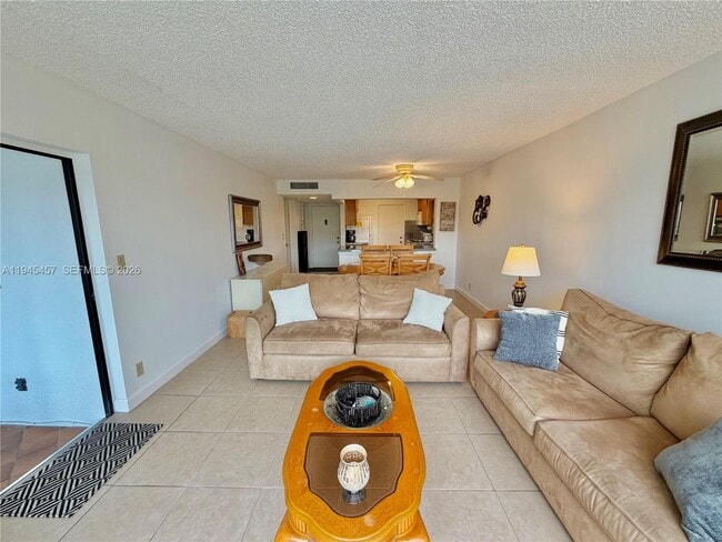 Building Photo - 2324 S Cypress Bend Dr