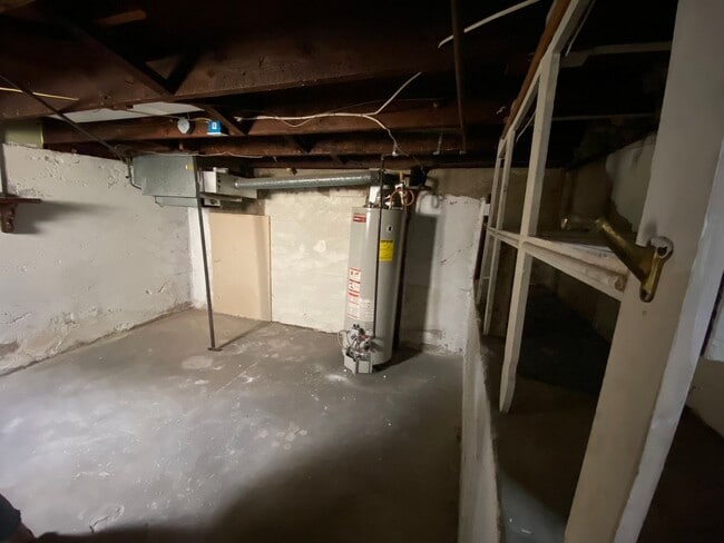 Building Photo - 205 Walden St