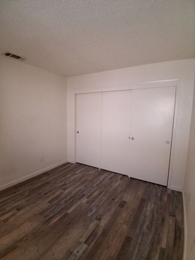 Building Photo - 2068 W Magill Ave