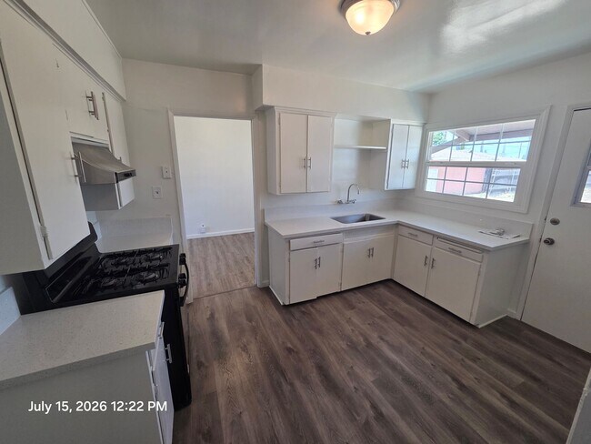 Building Photo - West Covina home with HUGE back yard!