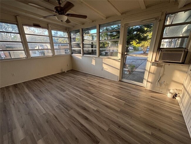 Building Photo - 1102 Sunset Point Rd