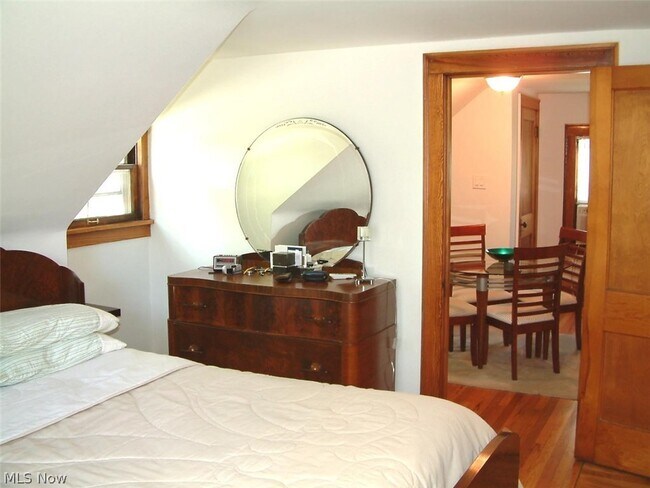 Building Photo - 13834 Clifton Blvd