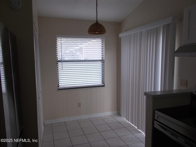 Building Photo - 8437 Long Meadow Cir N