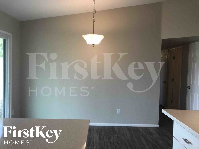 Building Photo - 1444 N Ananea