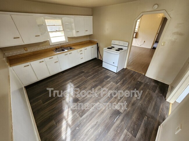 Building Photo - 509 N Division St