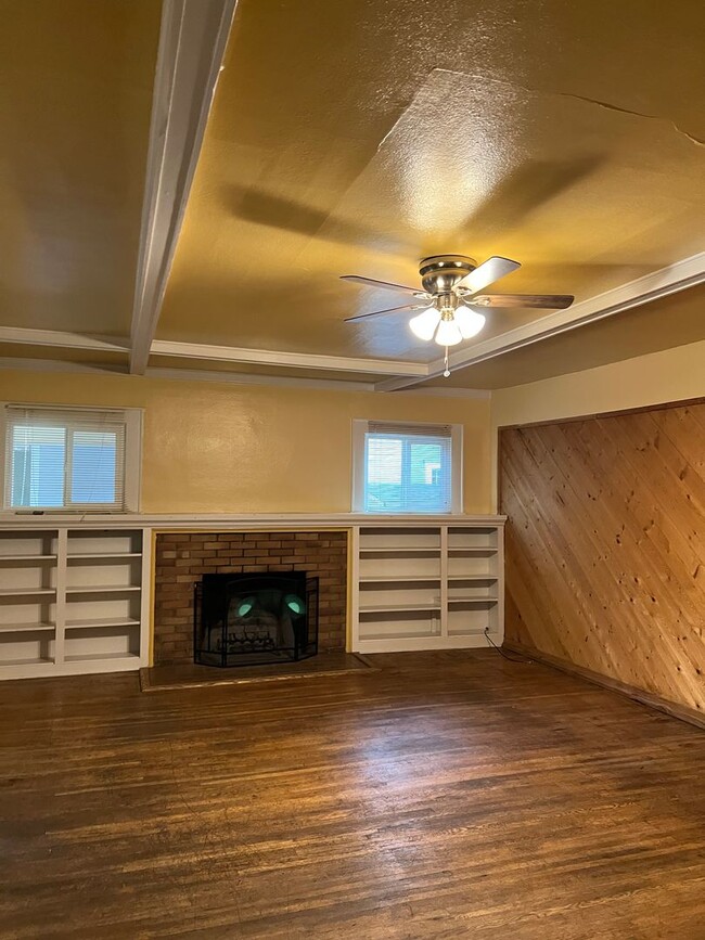 Building Photo - 1908al