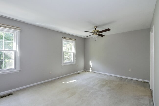 Building Photo - 11906 Shagbark Dr