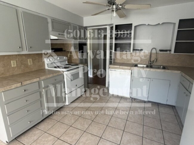 Building Photo - 2824 Raymar Rd