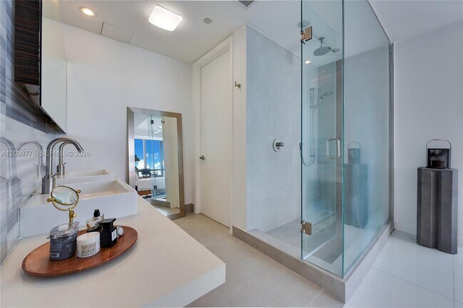Building Photo - 1100 Biscayne Blvd