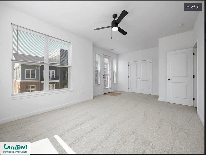 Building Photo - 650 N Main St