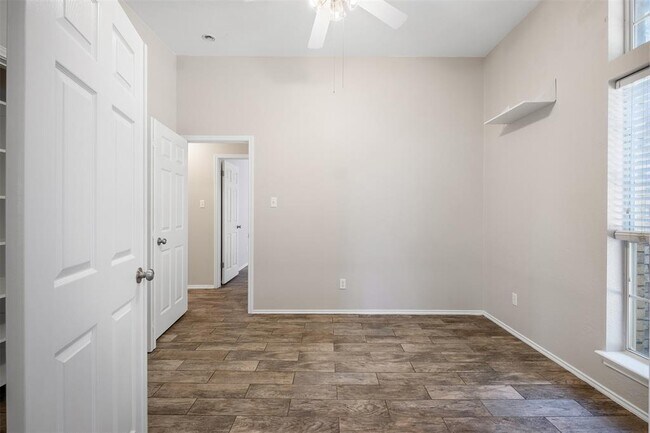 Building Photo - 119 Tanner Cir