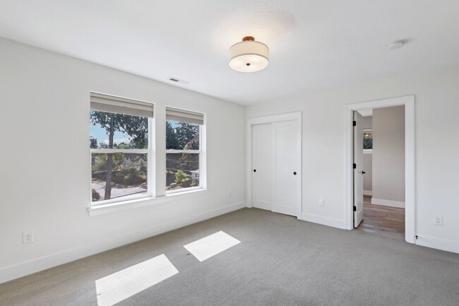 Building Photo - DESIRABLE CRESTON-KENILWORTH / CORNER LOT, LUXURY 4 BEDROOM, TWO EN-SUITES W/FULL BATHS