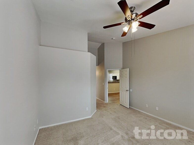 Building Photo - 6232 Diazo St