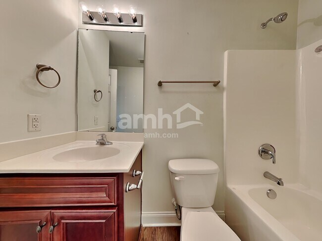 Building Photo - 2904 John Cabot Dr