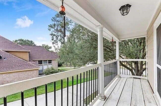 Building Photo - 6018 Gnarled Oaks Ct