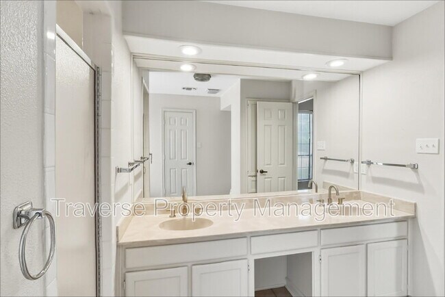 Building Photo - 5407 Ledgestone Dr