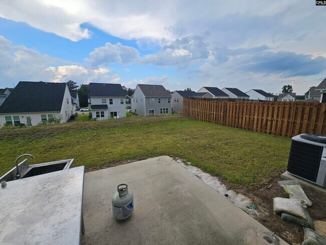 Building Photo - 735 Bustling Br Ln