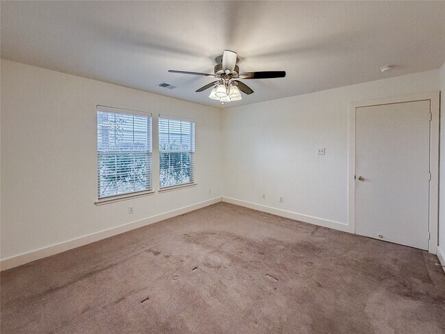 Building Photo - 20935 Young Meadows Way