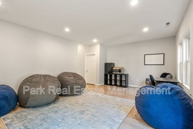 Building Photo - 108 Westgreen Dr