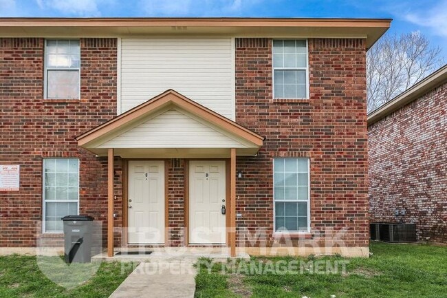 Building Photo - 4001 Pilgram Dr