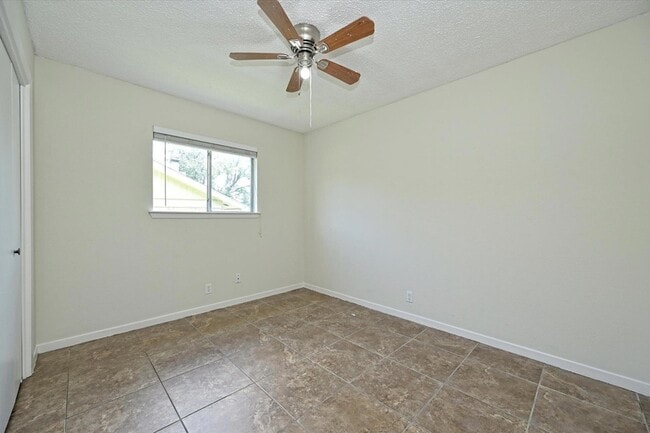 Building Photo - 6509 Skycrest Dr