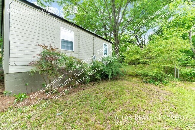 Building Photo - 928 Meadowbrook Dr